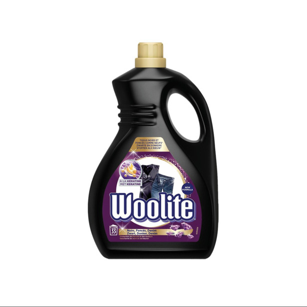Woolite Dark met Keratine