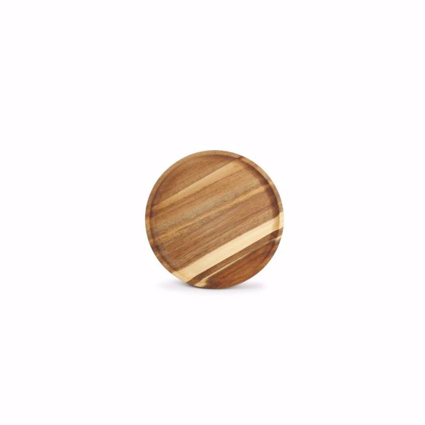 De Santo serveerborden zijn gemaakt van duurzaam acaciahout. Het is een hard en stevig hout. De plank zelf is al een lust voor het oog, maar ze zijn nog geliefder als je ze gebruikt om hapjes te serveren. Deze serie van Wood&Food heeft een trendy en etnische uitstraling. De houten vezels zorgen voor een contrast met de zachte, ronde en ovale vorm van het product. De houtnerf zorgt ervoor dat elk stuk uniek is.
